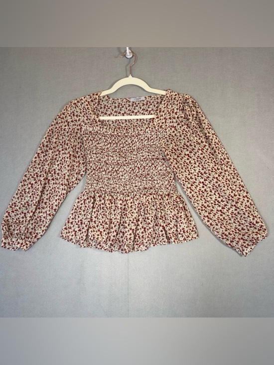 L’Eccove Helinski Tops - Smocked Square-Neck Blouse in Cream with Red Floral Print